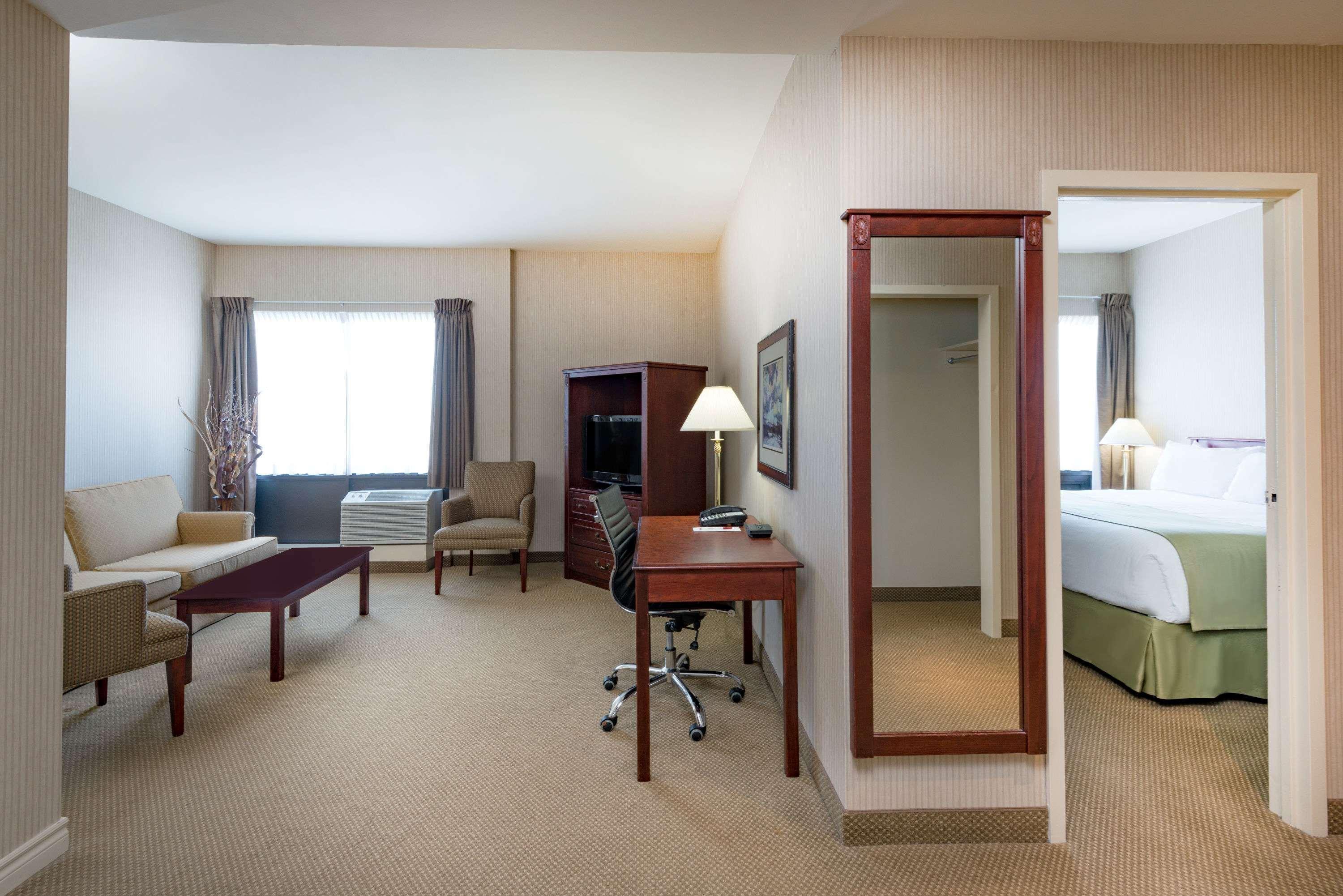 Comfort Suites Midland West Экстерьер фото