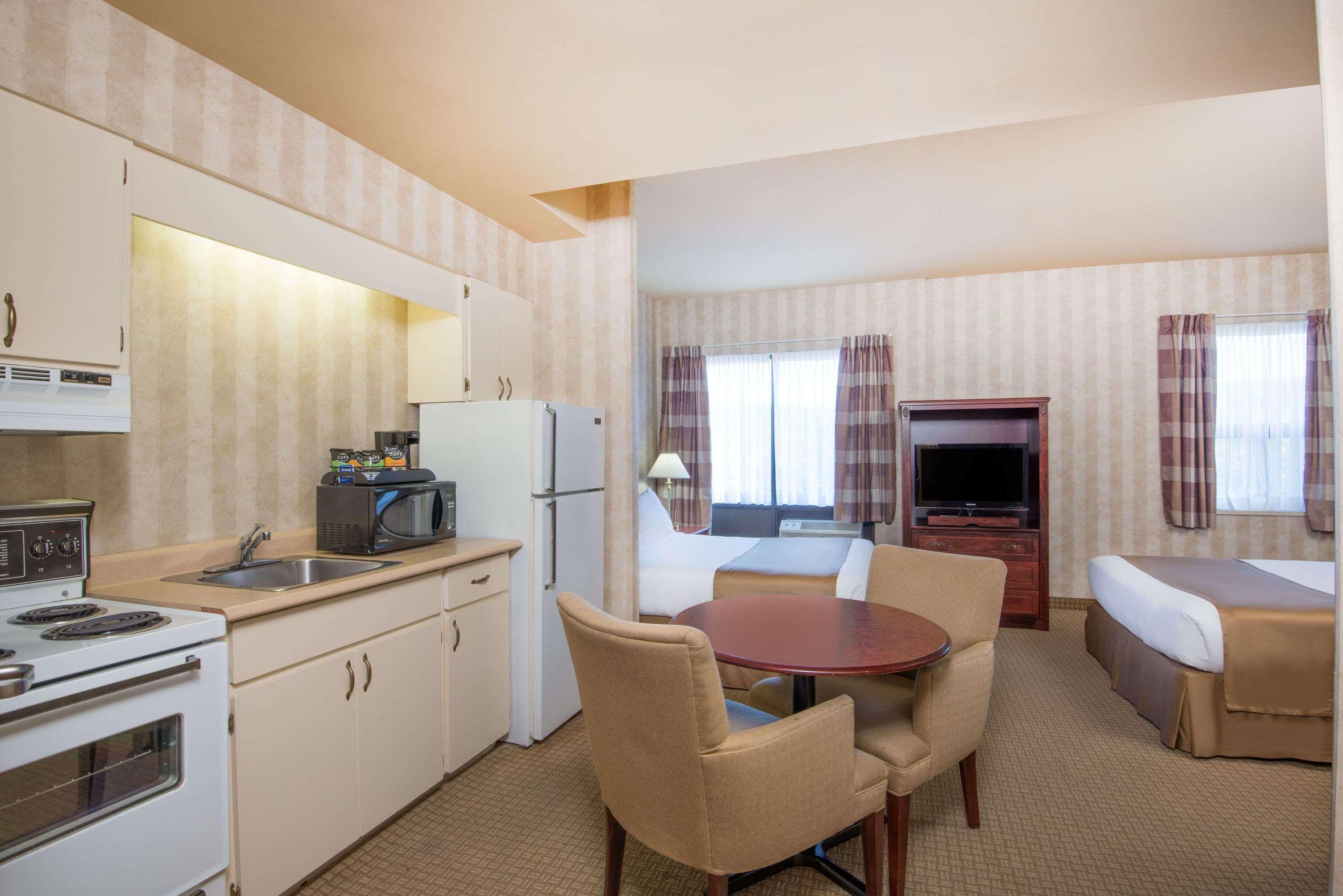 Comfort Suites Midland West Экстерьер фото